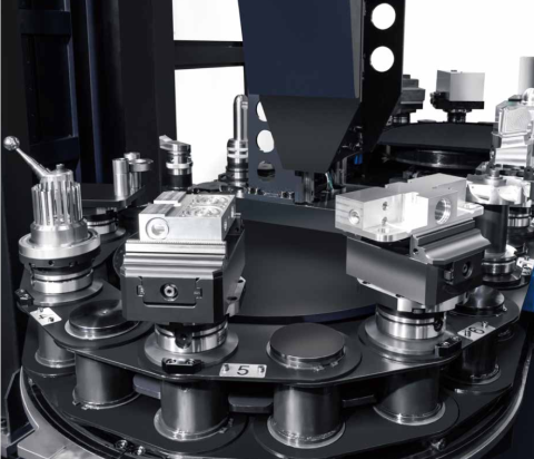 Workpieces are attached on HSK-100A holders for accurate positioning.